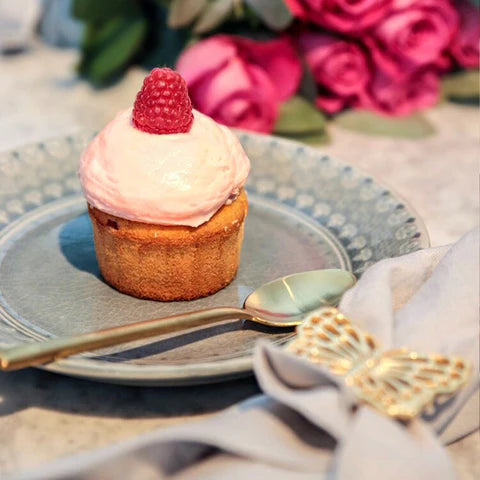 Recipe healthy raspberry cupcakes without added sugar.